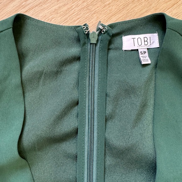TOBI Green Sleeved Minidress - Picture 2 of 4